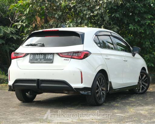 HONDA CITY HATCHBACK RS PUTIH